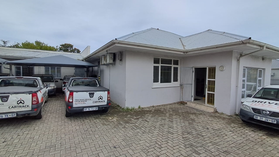 To Let commercial Property for Rent in Vincent Eastern Cape
